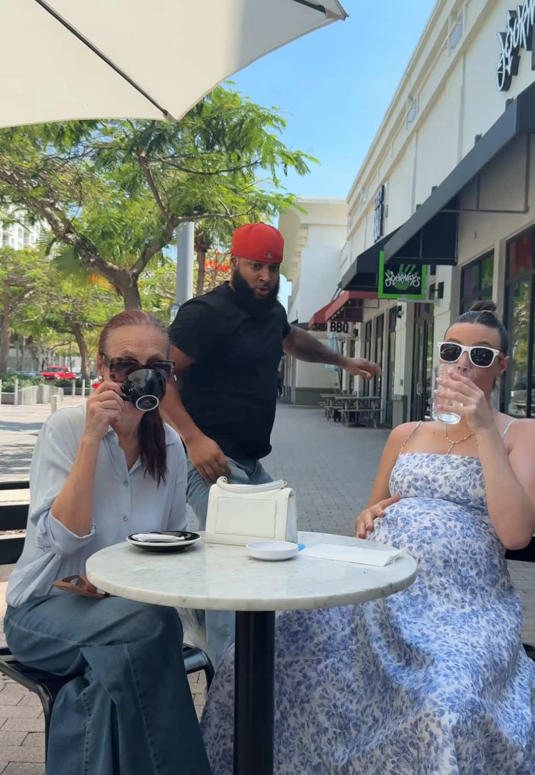 A post by @lelepons on TikTok caption: My mom tought me so well 😂😂 @Tonio Skits 