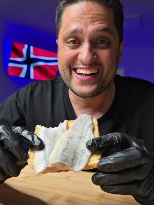 A post by @karimssurvivalkitchen on TikTok caption: Antwort auf @star_wars_fan25 Toast Mukbang 🇳🇴🇩🇪🇳🇱🇧🇪 #TikTokFood #mukbang #asmr 