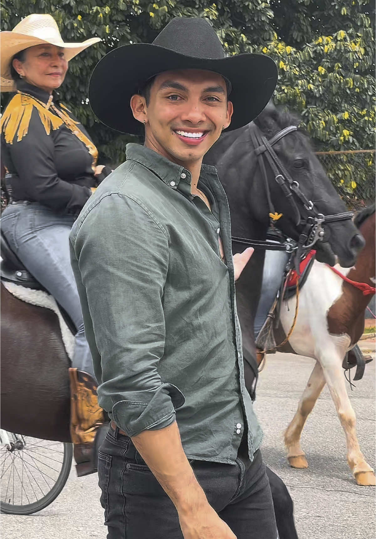 A post by @jordanrrosas on TikTok caption: 8 Encuentro internacional de la mujer llanera en Tauramena Casanare 😍