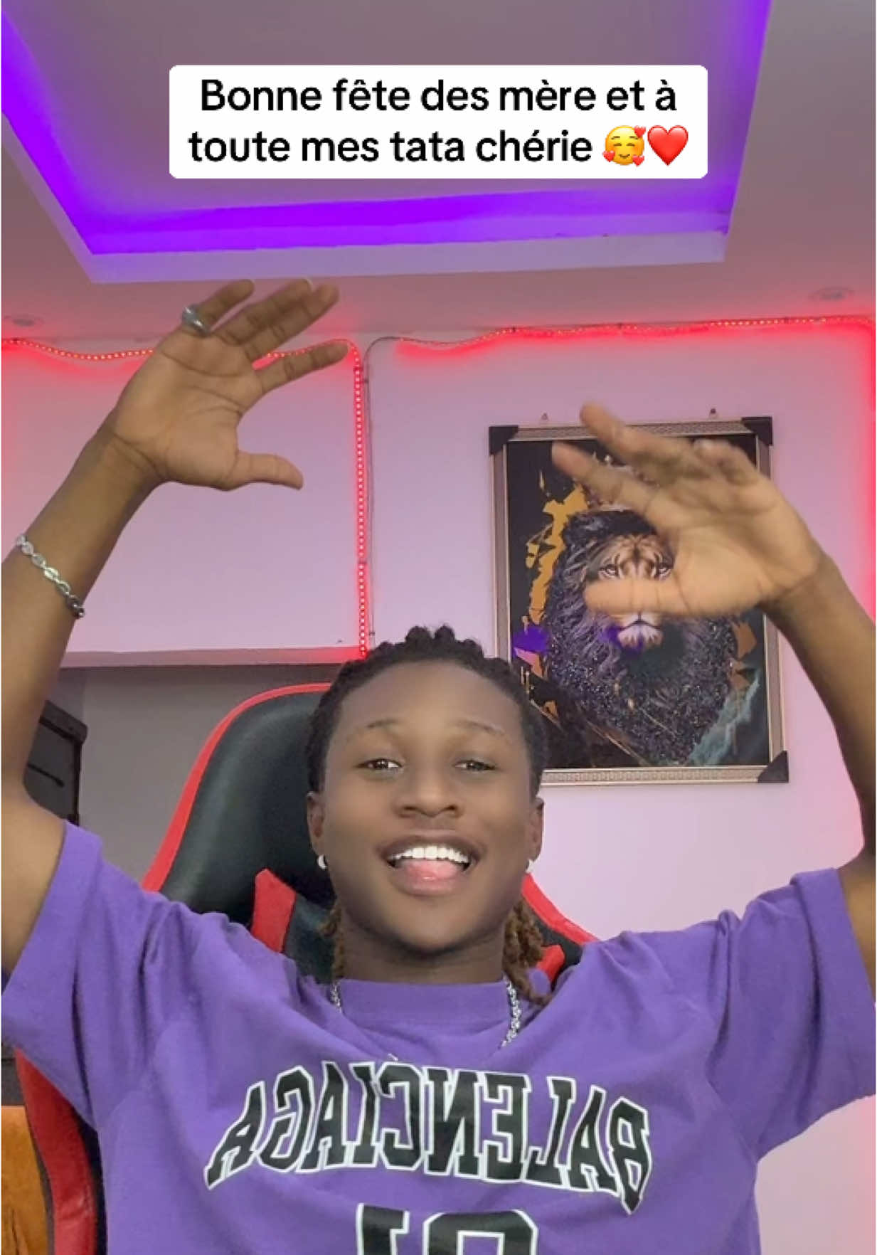 A post by @tmacrush_officiel on TikTok caption: Mettez des cœurs en commentaire pour nos maman chéries 🥹🥰❤️❤️