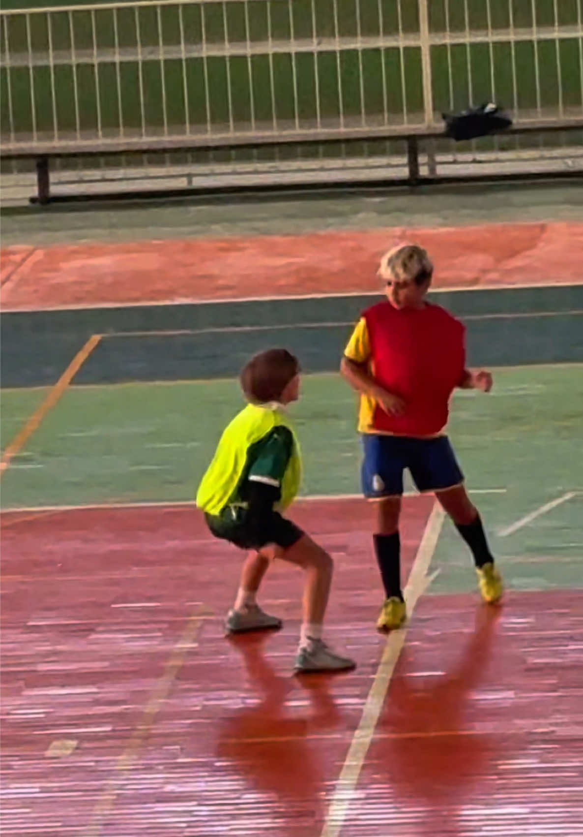 A post by @jaobastos on TikTok caption: Time dele virou uma seleção 🤩 #jogo #treino #futebol 