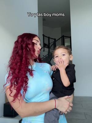 A post by @nicollefigueroaa on TikTok caption: Le cortaron su pelitoooo 🥹😭💖