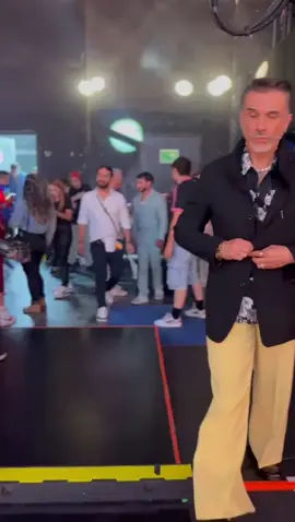 A post by @sergiomayerb_ on TikTok caption: Llegando a la gala 