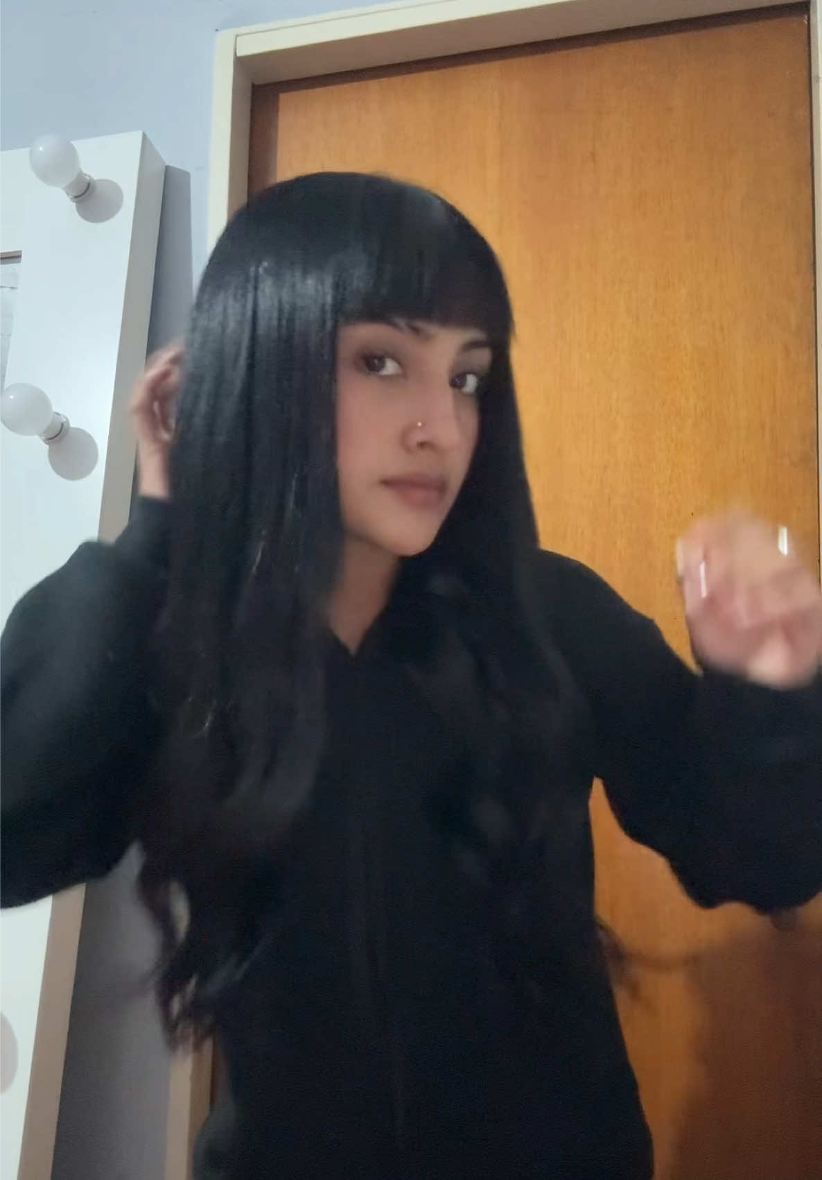 A post by @celestteanabel on TikTok caption: acá está el tuto de bucles🫶🏻 #fyp #parati #bucles #tutorial #foryoupage 