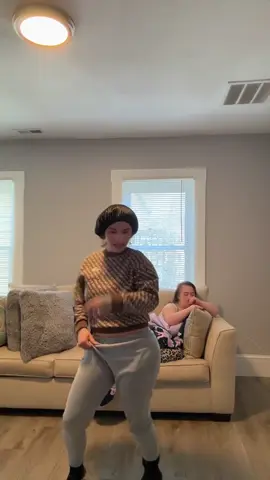 A post by @olyandliz on TikTok caption: Memorial Day Weekend ❗️💕 #viral  #momanddaughter  #fyp  #fypシ  