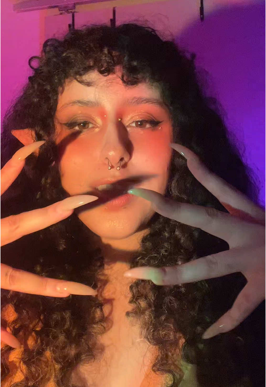 A post by @smolbirdlex on TikTok caption: 😌😌😌 check 