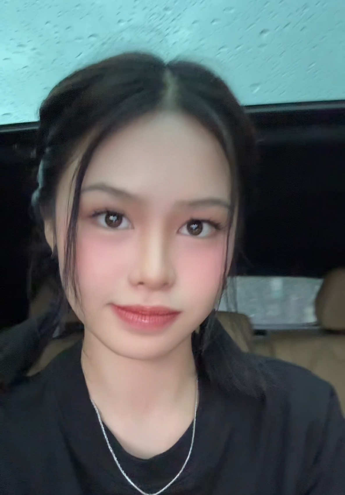 A post by @_lauryyn on TikTok caption: Thank you guys for 1million 💖