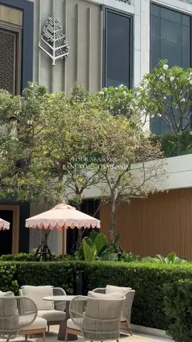 A post by @alissagriffiths on TikTok caption: Riverside paradise - The Four Seasons, Bangkok🤍 #fourseasons #thefourseasons #thefourseasonsbangkok #fourseasonsbangkok #fourseasonsthailand #thefourseasonsthailand #tfs #tfsbkk #bkk #bangkok #bangkokthailand #luxurystay #luxuryhotel 