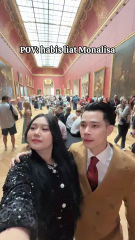 A post by @siscakohl on TikTok caption: 👍🏼 #paris #monalisa #museum 