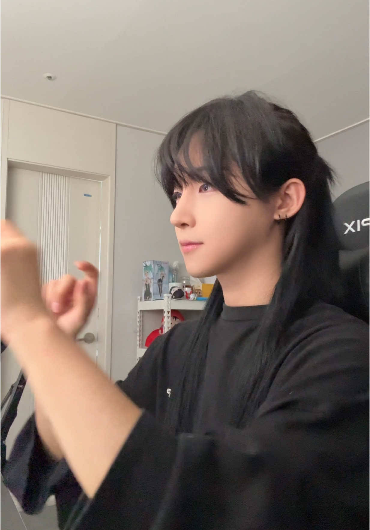 A post by @gato0901 on TikTok caption: Cleanest loop? #fyp #mytype #抖音 #douyin 