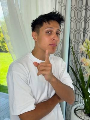 A post by @xabibkaaa on TikTok caption: Оцените щедрость Макана от 0 до 10😂