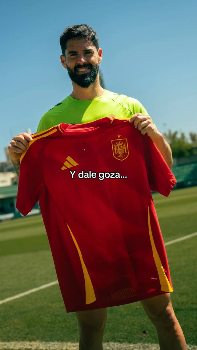 A post by @realbetisbalompie on TikTok caption: #RealBetis #Isco #Seleccion #Fútbol 