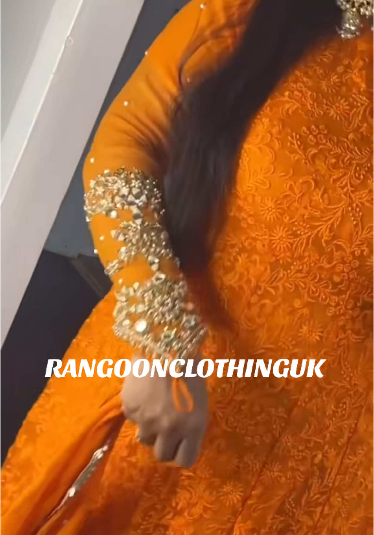 A post by @rangoonclothinguk on TikTok caption: Rangoonclothinguk #rangoonclothinguk #indianwedding #indiantiktok #pakistanifashion #pakistani_tik_tok #fyp #foryoupage❤️❤️ #pakistaniwedding #newcollections #desiweddingvibes 