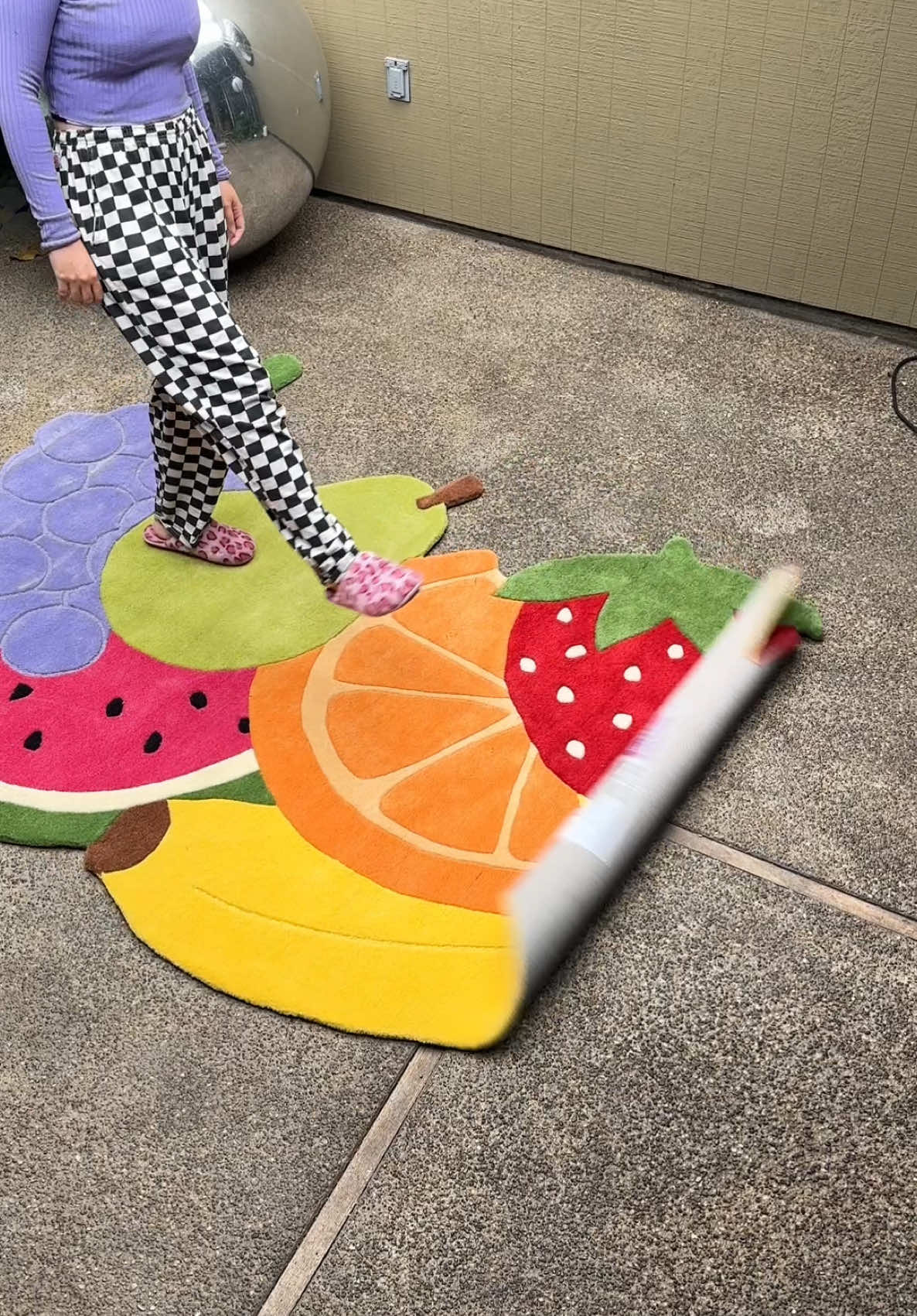 A post by @taybeepboop on TikTok caption: Every day working on ways to make this house a little more happy 🍓 my friend @Madeline • Happy Rugs just came out of with her own amazing rug collection and she sent me her fruit salad rug 😭🍇🍌 