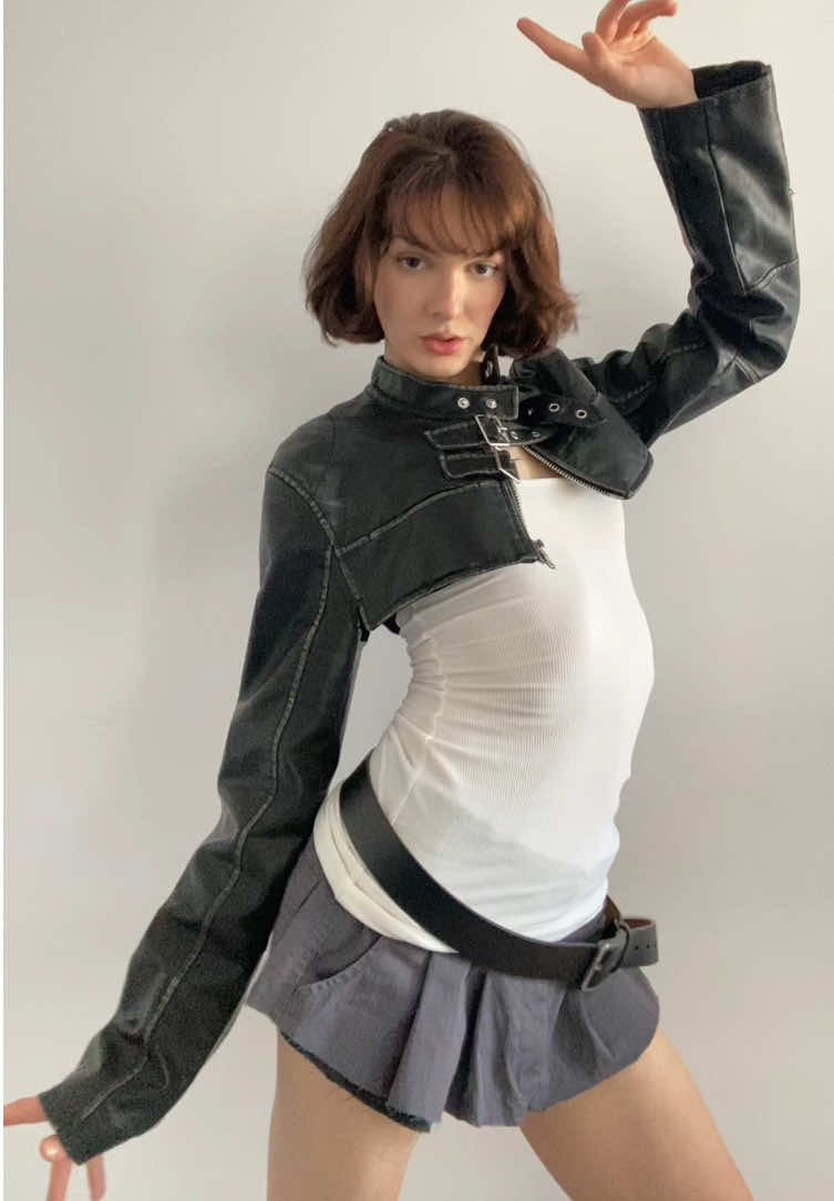 A post by @tesskrb on TikTok caption: Japonaise sans forcer 