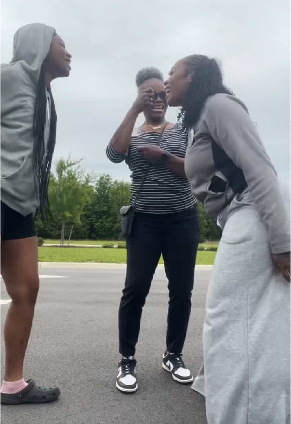 A post by @sheilamariahf on TikTok caption: Ok Daphne 🤣🍴 #eat #eatchallenge #viral #fyp @DoseOfDaph @riahh :) 