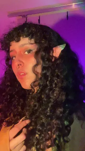 A post by @smolbirdlex on TikTok caption: Yea yea its me 🖤🖤🖤
