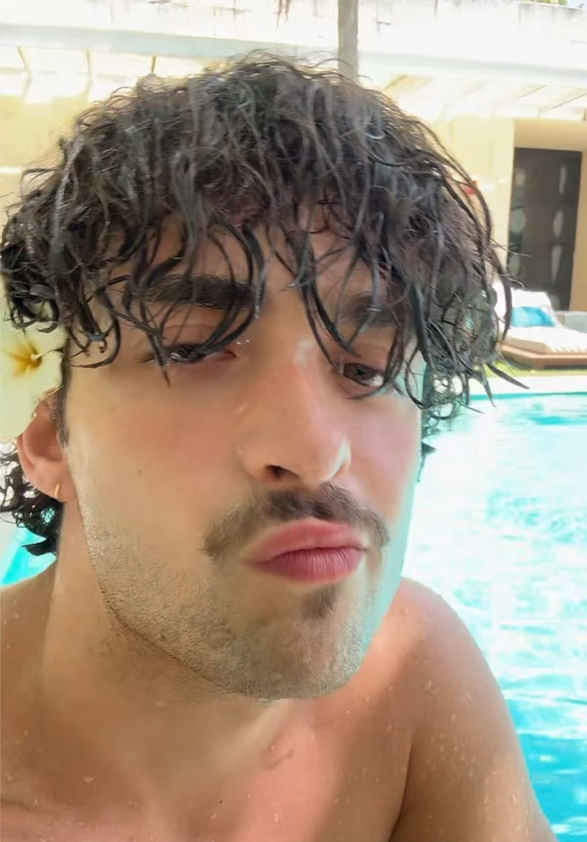 A post by @zozoduval on TikTok caption: 👋🏼🌸🌞💦🍉🔥