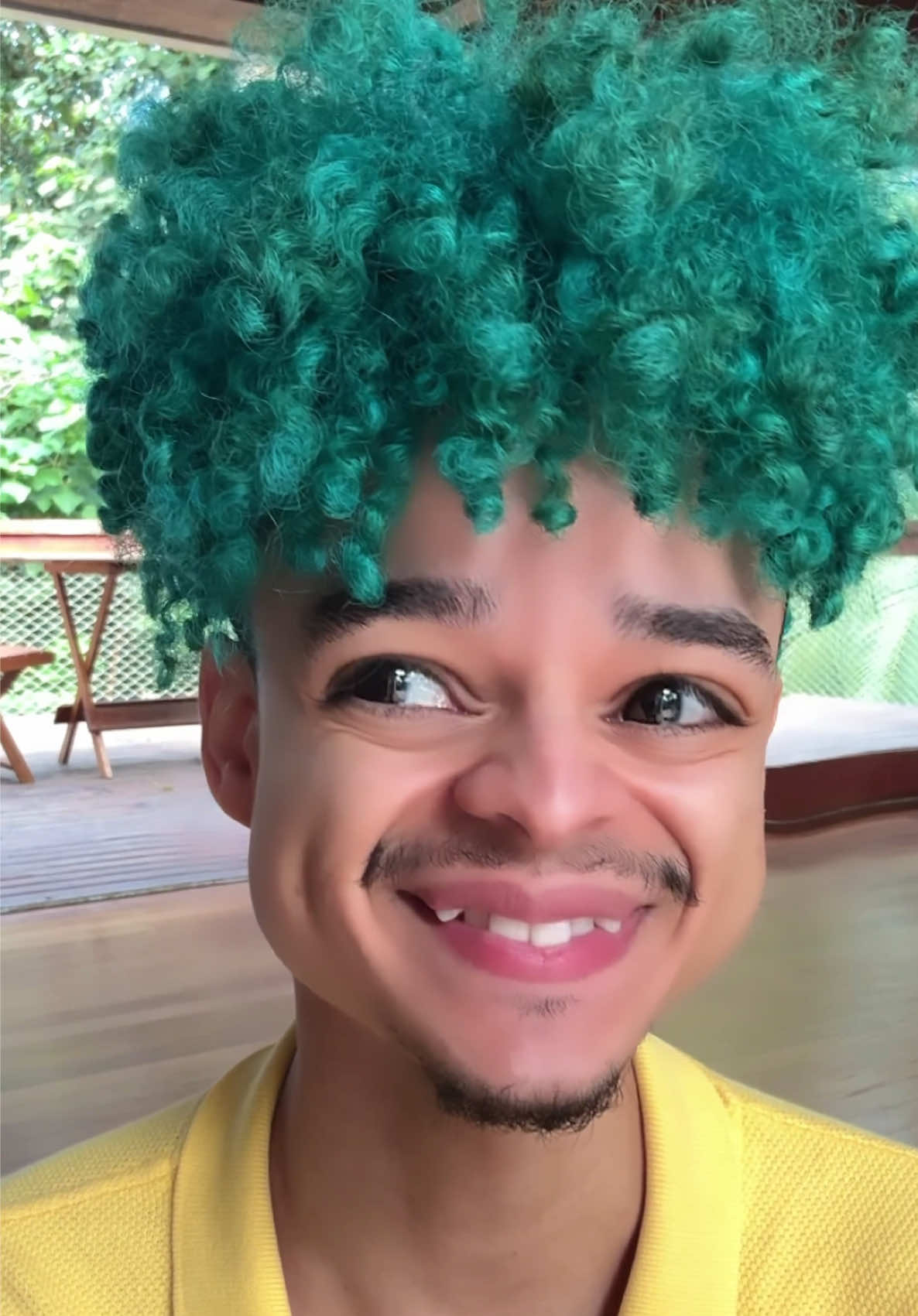 A post by @jooj on TikTok caption: POV: você é o filho mais velho 😂 #irmaosnatu 