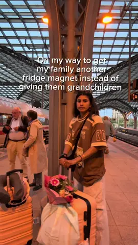 A post by @virushigaasrikuma1 on TikTok caption: Woops  #tamil #fyp 