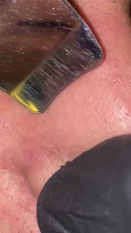 A post by @mahmoudgamalsalons on TikTok caption: Link in bio ❤️  #trend_barbershop #تنضيف_بشرة #SkinCare #رؤوس_سوداء 