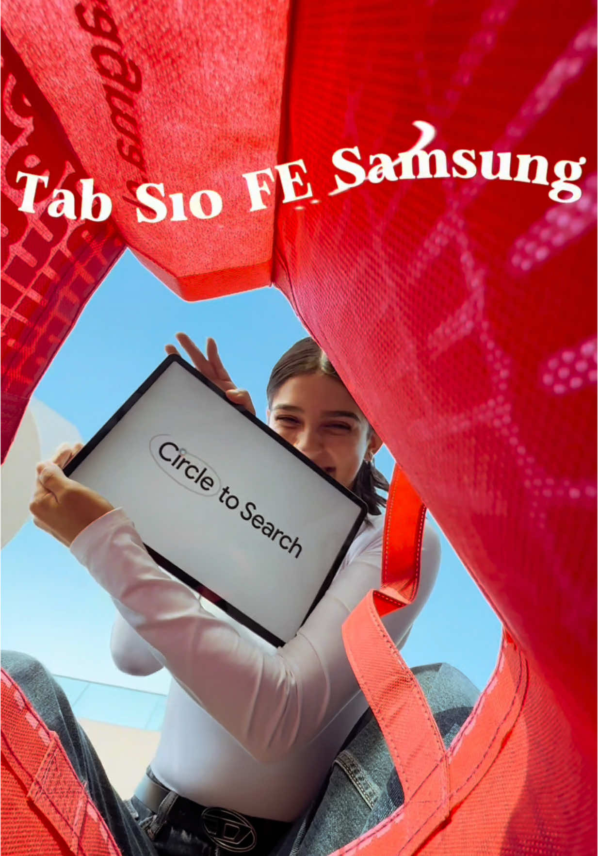 A post by @tatiifernandez._ on TikTok caption: Descubriendo todo con mi #GalaxyTabS10FE la amo!😝 @Samsung Chile #EstoEsPublicidad 💋