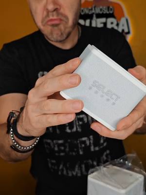 A post by @pongamoslo_a_prueba on TikTok caption: Puse a prueba estas bocinas innovadoras de Select Sound para ver si es verdad lo que dicen de ellas.  #pongamosloaprueba #bocinas #musica #verdadomentira #publicidad 