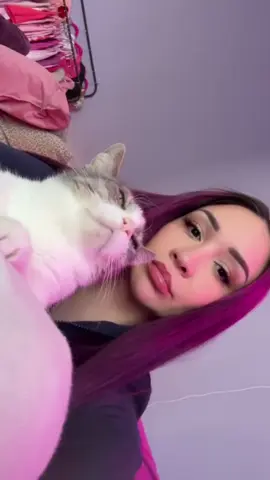 A post by @danielarodrice on TikTok caption: ME DA DE MÁS DE RISA