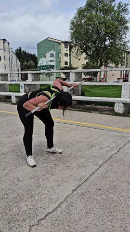 A post by @bajadepesoconmiguel on TikTok caption: Ejercicios para bajar de peso #bajardepeso #salud #DeporteParaTodos