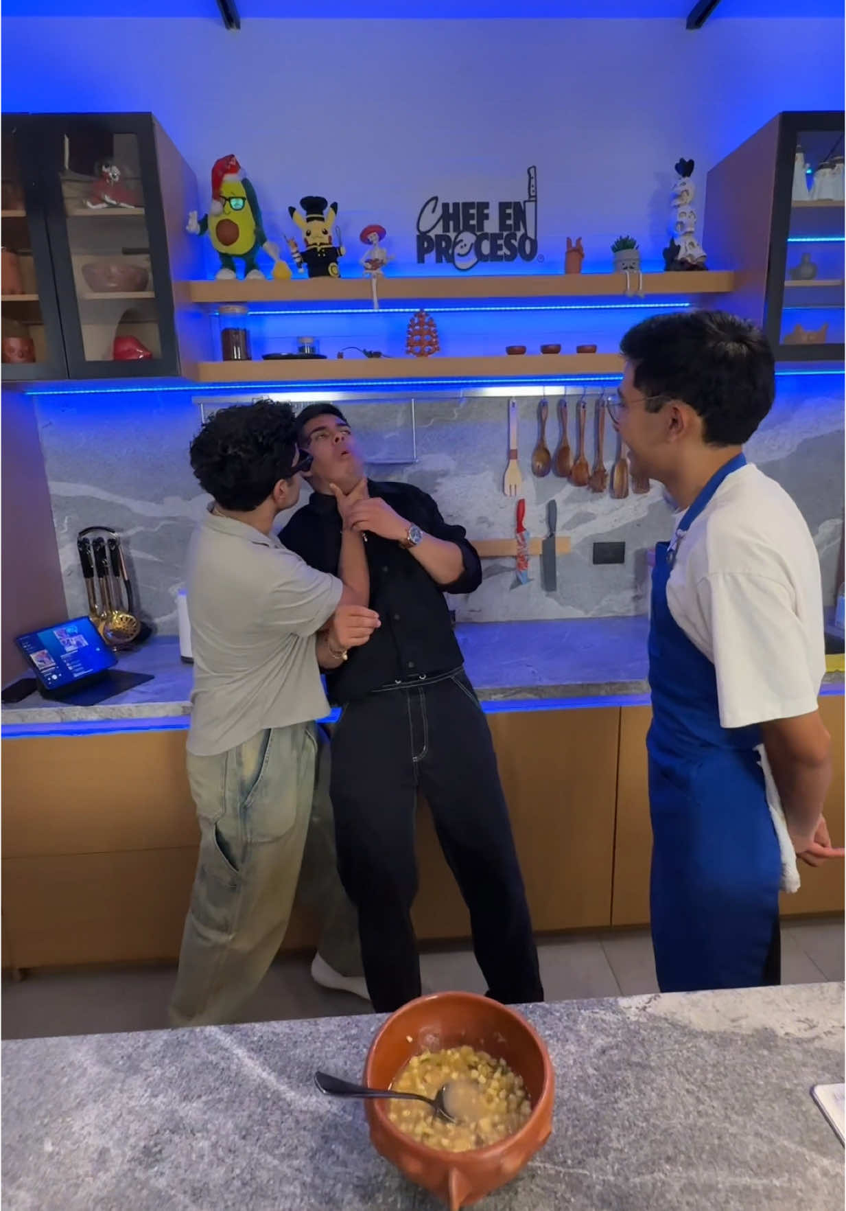 A post by @esen_alva on TikTok caption: Cuantos más @Chef en proceso 🫠🍃@Islas Vlogs 