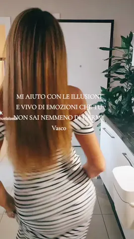 A post by @manuelalaela on TikTok caption: #viaggi #fypage #tik_tok #tik_tokviralvideo #viral_video #vitaa #io 
