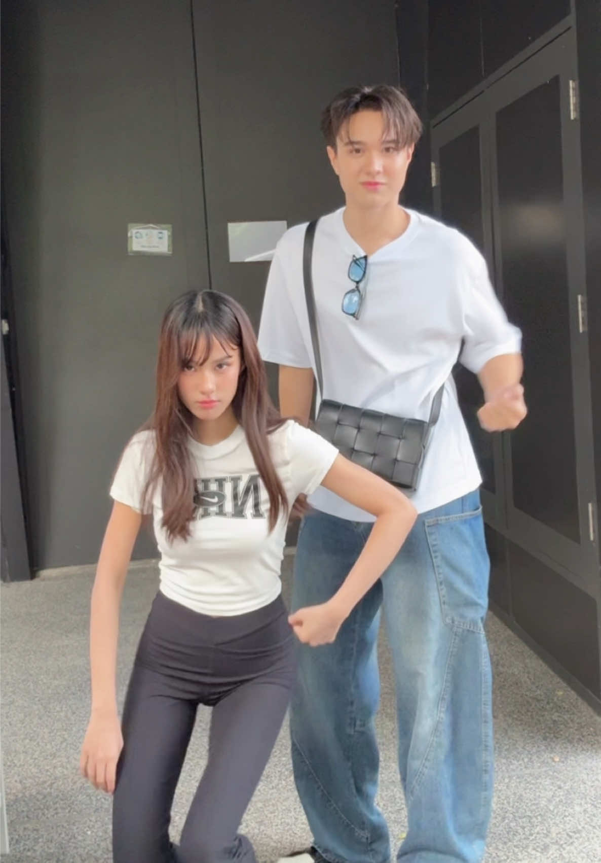A post by @kaykai_ntch on TikTok caption: ทุบ ทุบ #ไมกี้ปณิธาน #เก๋ไก๋ #whenimwithyou #lisa @ไมกี้ ปณิธาน 