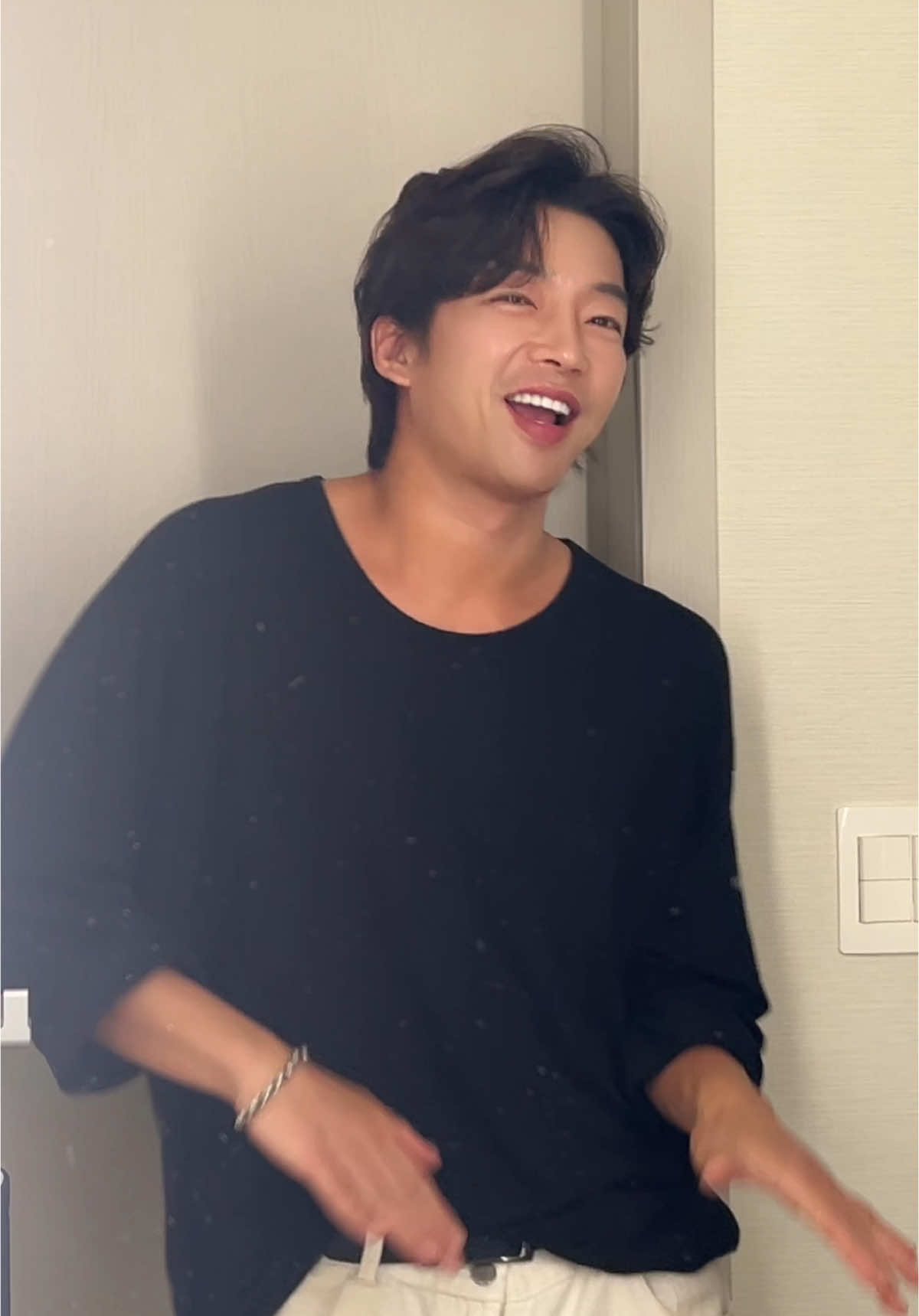 A post by @shinsama422 on TikTok caption: ¿Qué quieres saber de mí?