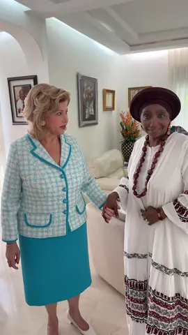 A post by @aichakoneofficiel on TikTok caption: Ce Mardi 27 Mai 2025. Dominique Ouattara Première reçoit sa sœur Mama Africa. Merci vive la paix ! ❤️