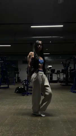 A post by @movesenlifts on TikTok caption: Nostalgic audio @AYBL | code: MIE #gym #gymtok #gymrat #fittok #Fitness #fittok #transformation #progress 