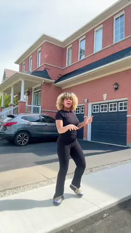 A post by @priscigel on TikTok caption: #foryou🇨🇦🇨🇦🇨🇦 #fyp 