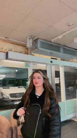 A post by @ttimarr on TikTok caption: حسابهن: @مفروشات أصلان möbel aslan ✅   #تيمار 