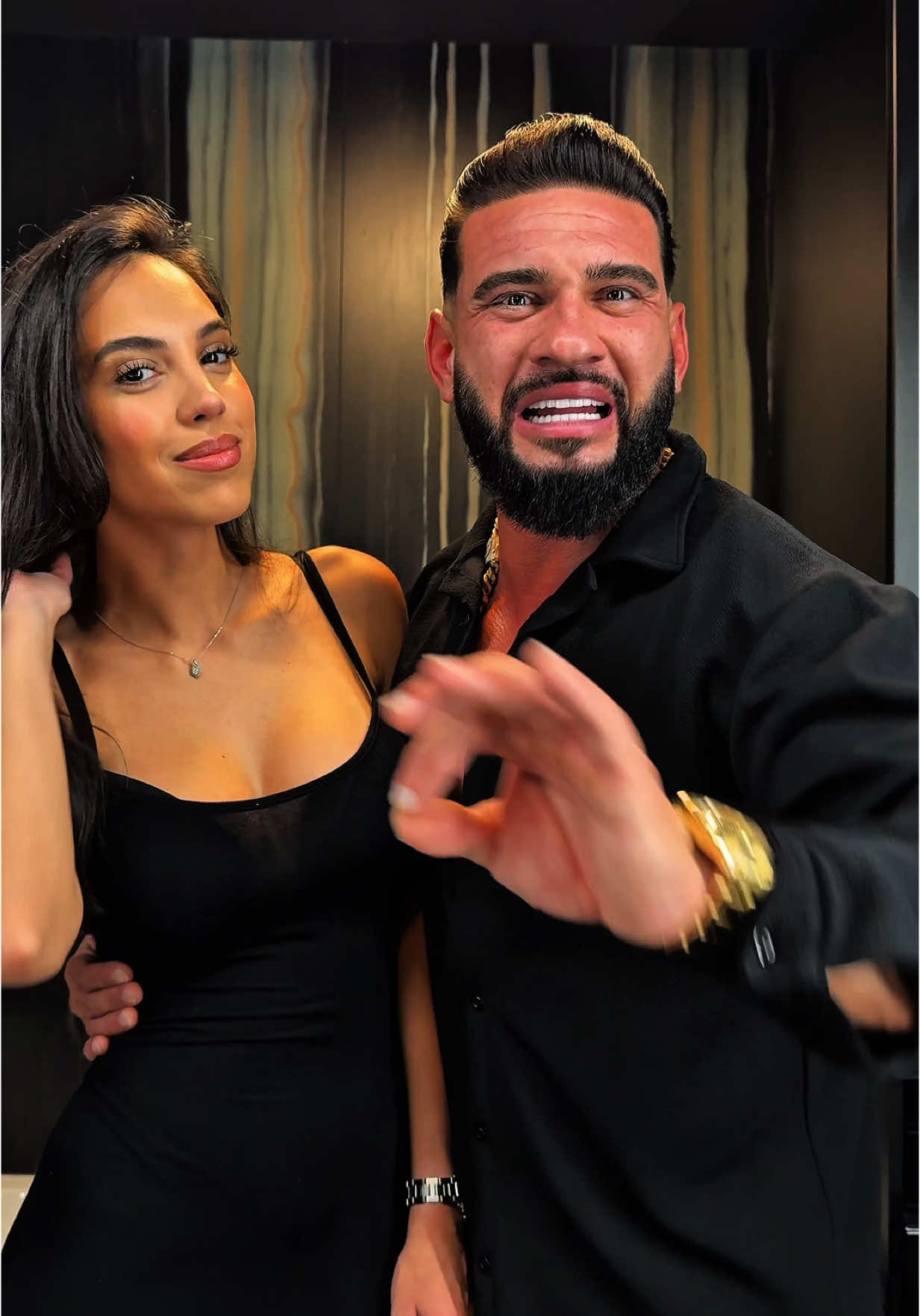 A post by @virgilthebarber on TikTok caption: Happy Wife, Happy Life. Acum și cu VERO în familie – păr top pentru amândoi! Comandă-le și tu! #VEROhair #HappyLife #CupluDeTop #FYP #HairLove