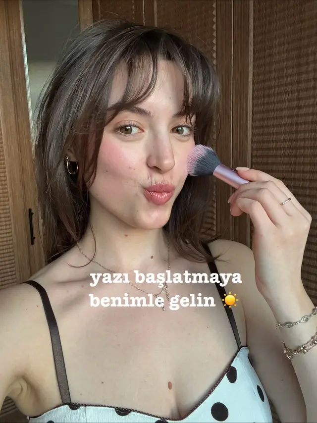 A post by @ece.imre on TikTok caption: Geçen hafta Cornetto ile yazı resmen başlattık!!! Bakalım bu yazın şarkısı Max’ı ve Cornettolarını benim kadar sevecek misiniz ☀🍦 #Cornetto #AçKapılarınıYaza #MAX @CornettoTR 