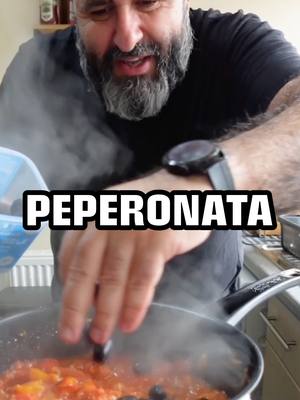 A post by @barbosuoficial on TikTok caption: Peperonata cu masline sau tocanita de ardei italiana #peperonata #ardeigras #tocanita #retete #retetesimple #reteteusoare #reteterapide #barbosu #fyp