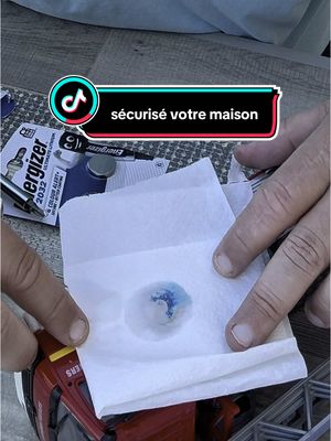 A post by @lvprvention on TikTok caption: ✨ Un pas en avant pour la sécurité à la maison 🏠  Découvrez la première pile bouton au lithium conçue pour protéger vos proches ! 🔋 ✅ Emballage sécurisé ✅ Revêtement amer pour décourager l’ingestion ✅ Alerte couleur innovante qui s’active au contact de la salive Priorité à la sécurité, sans compromis ! 💙 #SécuritéÀLaMaison #Innovation #Protection #EnergizerChildShield #SécuritéEnfant 