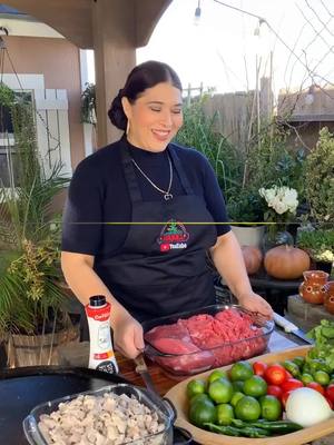 A post by @es.raquel on TikTok caption: Disfrutando de un rico almuerzo con mi primo Rafa Lopez y su esposa Lupe, que nos visitaron de la ciudad de Paramount, CA. Saludos para todos que tengan un bon_R