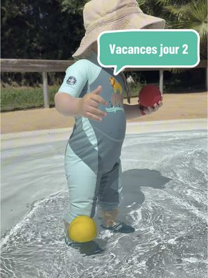 A post by @melissabassit on TikTok caption: Aujourd’hui, c’est le deuxième jour, poupi a pu profiter de la piscine ☀️🌊 ##fyp##pourtoi##trend##family##momlife##baby##vlog