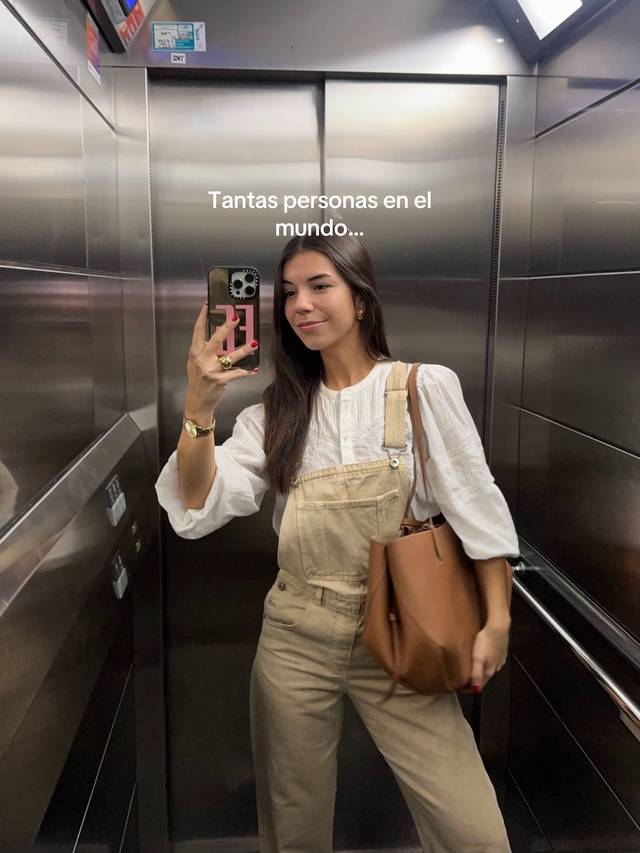 A post by @elenagortari on TikTok caption: Te amo @lucialgort 