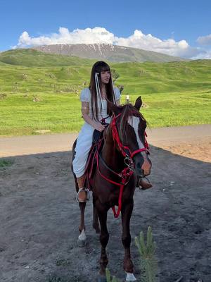 A post by @nia_kurbanova on TikTok caption: Isteğince her şey oluyor 🥰