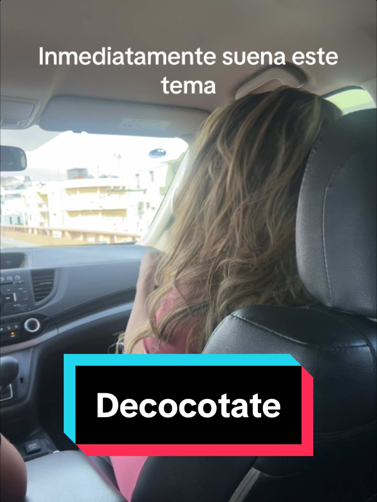 A post by @mariaelena54 on TikTok caption: #hyp #paratiiiiiiiiiiiiiiiiiiiiiiiiiiiiiii #tiktok #decocotate #suave #jeyone #dembow 