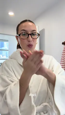 A post by @pascaledeblois on TikTok caption: #Pub #PaidAd Je crème ma peau, je soigne mes cheveux, je chouchoute mes lèvres… Mais mes yeux secs ? J’avais complètement oublié 😳 Heureusement, Systane Complete m’offre un soulagement instantané et jusqu’à 8 heures de confort 💧 #Systane #SystaneComplete #Dryeye #ad 