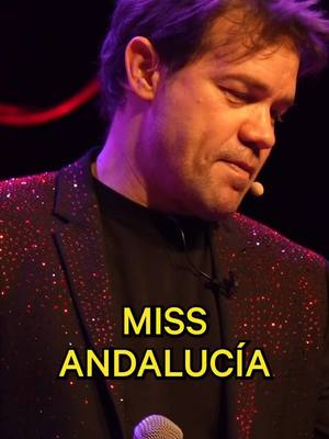 A post by @juandavila__ on TikTok caption: Siempre pecando!!! #comedia #comediante #humor #humorenespañol #monólogo #juandavila #humortiktok #comicoespañol #monólogos #risas #risa 