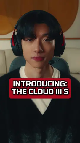 A post by @hyperx on TikTok caption: Watch @Ant test out the new Cloud III S headset on set 😍 ... and yes, we paid him with boba 🧋   #gamingsetup #gamingheadset #gamer #Gaming #desksetup