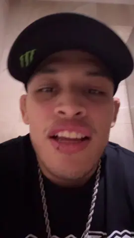 A post by @lazyboyufc on TikTok caption: Me robé el Spiderman del peso pluma..🤣 #boxing #mma #ufc #kickboxing #mexico #muaythai #boxingtraining #fight #training #traningmotivation #lazyboy #boxeo #martialarts #workout #boxinglife #fighter #motivation #wrestling #sport #caneloalvares #karate #boxer #boxingworkout #sports #champion #knockout #vivamexico #fighting 